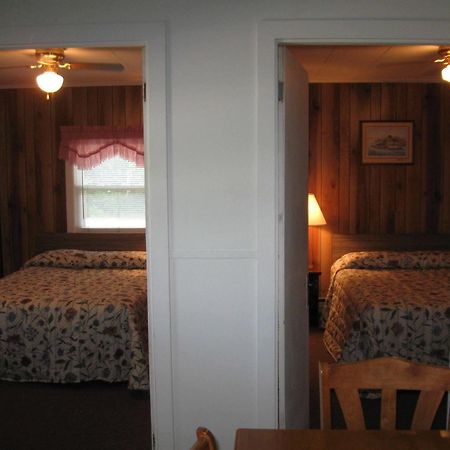 Moose Brook Motel Горем Экстерьер фото