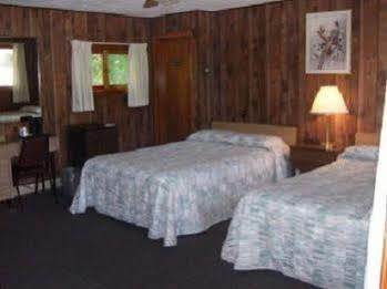 Moose Brook Motel Горем Экстерьер фото