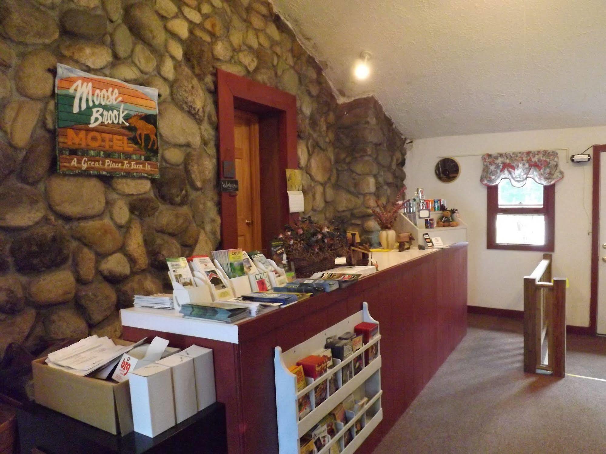 Moose Brook Motel Горем Экстерьер фото